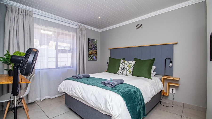 7 Bedroom Property for Sale in Knysna Central Western Cape